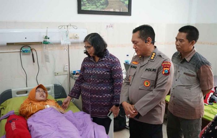 Beri Perhatian dan Dukungan Moral, Pj Wali Kota Kediri Jenguk Petugas Pemilu Beri Perhatian dan Dukungan Moral, Pj Wali Kota Kediri Jenguk Petugas Pemilu