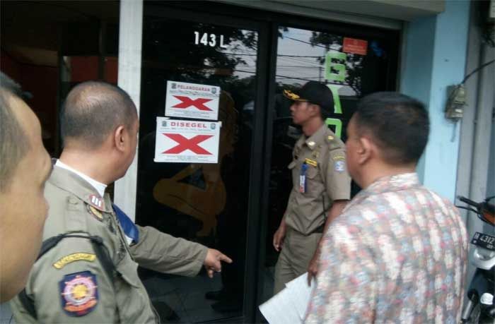 Satpol PP Surabaya Kembali Razia Panti Pijat Plus Plus, Amankan Gadis Terapis Satpol PP Surabaya Kembali Razia Panti Pijat Plus Plus, Amankan Gadis Terapis