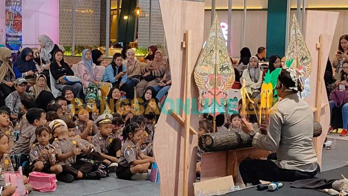 Wayang Edukasi Pola Hidup Sehat Warnai HUT Bhayangkari di Kediri