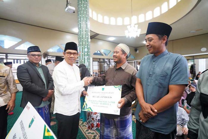 Safari Ramadan, Wali Kota Nurochman Berikan Santunan hingga Kabar Baik untuk Warga Batu Safari Ramadan, Wali Kota Nurochman Berikan Santunan hingga Kabar Baik untuk Warga Batu