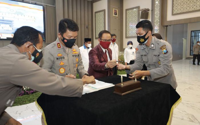 Tingkatkan Layanan Prima Pada Masyarakat, Polda Jatim Teken MoU dengan Instansi dan Lembaga Tingkatkan Layanan Prima Pada Masyarakat, Polda Jatim Teken MoU dengan Instansi dan Lembaga