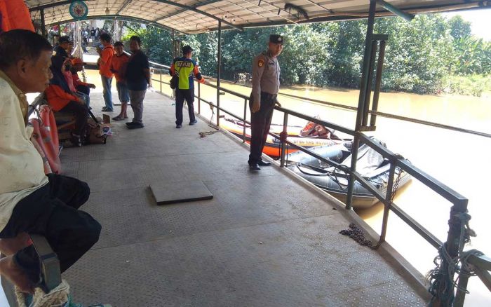 Bapak dan Anak yang Tercebur ke Sungai Sidoarjo-Gresik Belum Ditemukan, Petugas Perluas Pencarian Bapak dan Anak yang Tercebur ke Sungai Sidoarjo-Gresik Belum Ditemukan, Petugas Perluas Pencarian