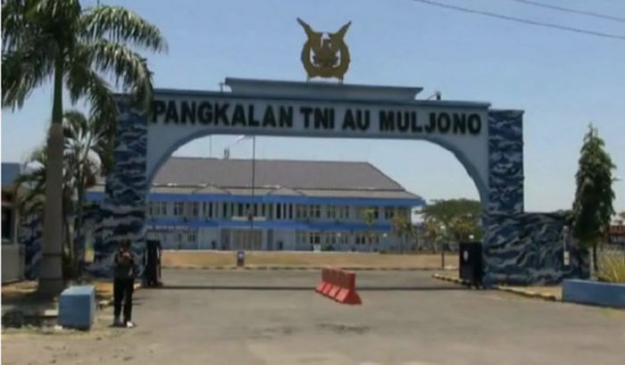 Peltu Yunus, Anggota TNI AU yang Istrinya Nyinyir di Medsos Soal Penusukan Wiranto, Dapat 2 Sanksi Peltu Yunus, Anggota TNI AU yang Istrinya Nyinyir di Medsos Soal Penusukan Wiranto, Dapat 2 Sanksi