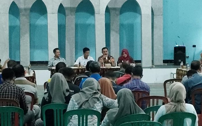Rusak Tak Kunjung Diperbaiki, Warga Desa Tugurejo dan Gogorante Ancam Tutup Akses Jalan Industri Rusak Tak Kunjung Diperbaiki, Warga Desa Tugurejo dan Gogorante Ancam Tutup Akses Jalan Industri