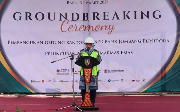 Bupati Mundjidah Wahab Hadiri Peletakan Batu Pertama Pembangunan Gedung Baru BPR Bank Jombang Bupati Mundjidah Wahab Hadiri Peletakan Batu Pertama Pembangunan Gedung Baru BPR Bank Jombang