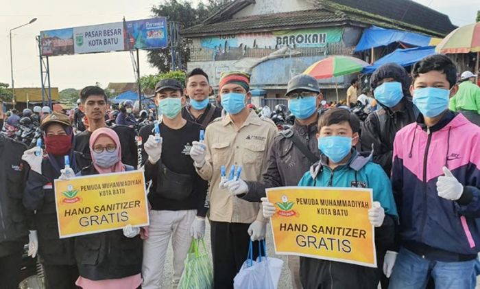 Cegah Virus Corona, Pemuda Muhammadiyah Bagi-bagi Hand Sanitizer Cegah Virus Corona, Pemuda Muhammadiyah Bagi-bagi Hand Sanitizer
