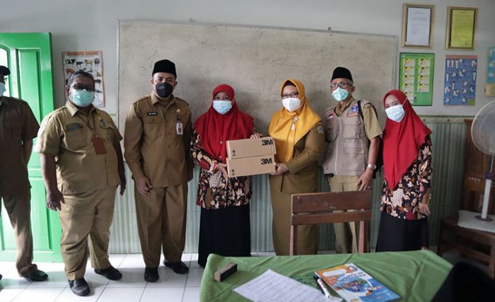 Wabup Bu Min Tinjau PTM dan Gelaran Vaksinasi di Sejumlah Sekolah