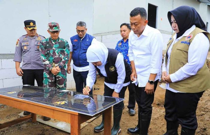 Relokasi Dampak Tanah Gerak di Ponorogo, Gubernur Khofifah Resmikan 56 Huntara