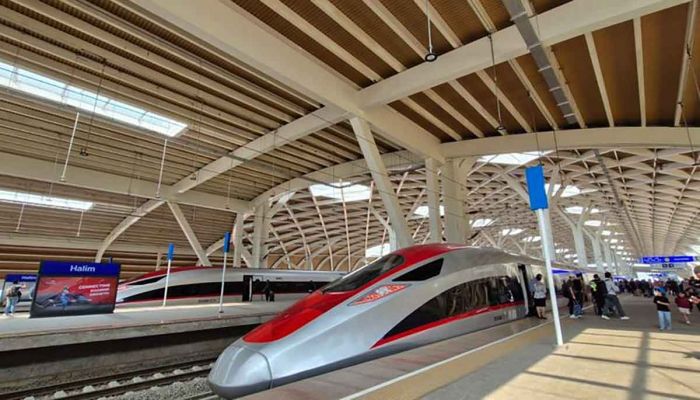 Lonjakan Mobilitas Jelang Libur Nataru 2025/2026, Whoosh Layani 24.439 Penumpang