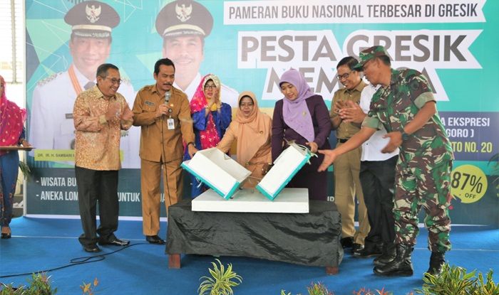 Pameran Sejuta Buku Warnai HUT Pemkab Gresik Pameran Sejuta Buku Warnai HUT Pemkab Gresik