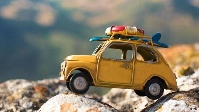 Keliling Eropa, Khusus Memotret Miniatur Mobil