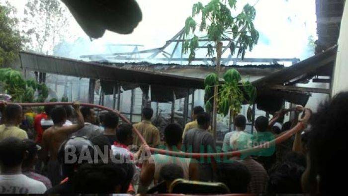 Kebakaran di Ledok Kulon Bojonegoro, Dua Rumah Hangus Dilalap Api