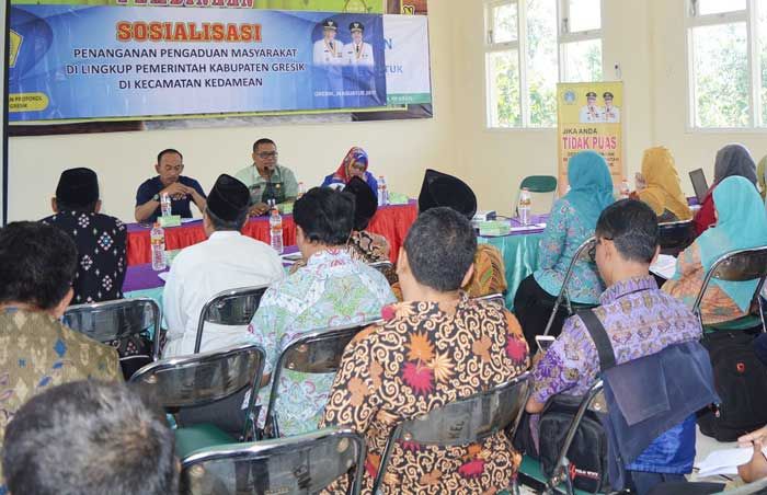 Warga Kedamean Gresik Adukan Pembuangan Sampah di Sembarang Tempat