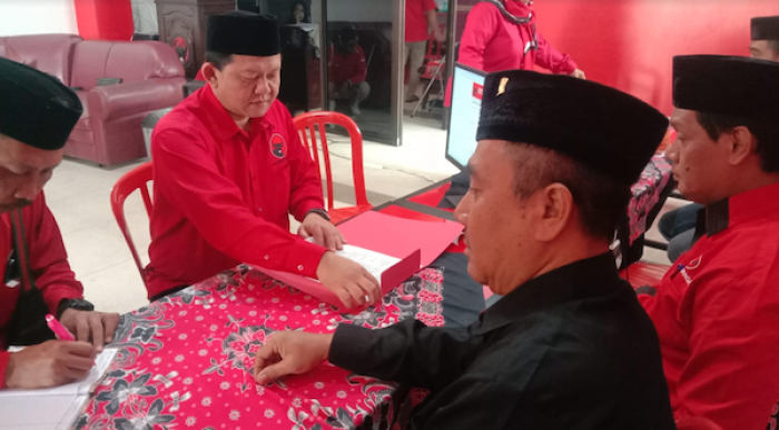 Tak Hanya Hengky Kurniawan, Bambang Rianto Dikabarkan Ditugaskan PDIP Maju di Pilwali Blitar 2024 Tak Hanya Hengky Kurniawan, Bambang Rianto Dikabarkan Ditugaskan PDIP Maju di Pilwali Blitar 2024