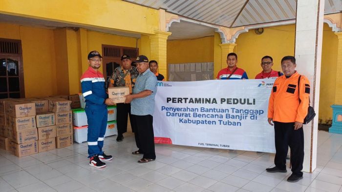 Pertamina FT Tuban Salurkan 100 Unit Kompor untuk Warga Terdampak Banjir di Kenduruan Pertamina FT Tuban Salurkan 100 Unit Kompor untuk Warga Terdampak Banjir di Kenduruan