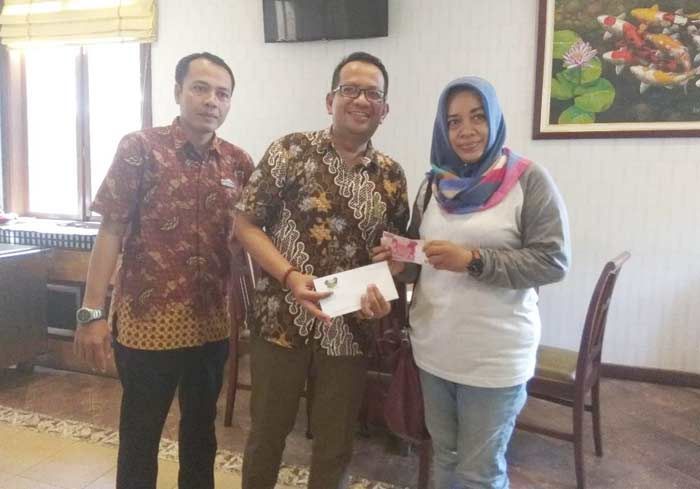 Minim Penonton, Konser Atiek CB di Kota Kediri Batal Digelar Minim Penonton, Konser Atiek CB di Kota Kediri Batal Digelar