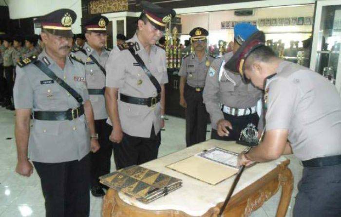 Kapolsek Sedati dan Wonoayu Dimutasi Kapolsek Sedati dan Wonoayu Dimutasi