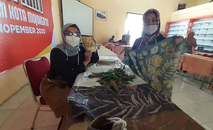 Tingkatkan Kualitas Produksi, Pemkot Mojokerto Gelar Pelatihan Teknik Ecoprint Bagi Pelaku UMKM Tingkatkan Kualitas Produksi, Pemkot Mojokerto Gelar Pelatihan Teknik Ecoprint Bagi Pelaku UMKM