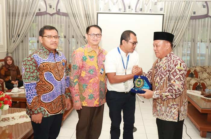 Kunjungan ke Lamongan, Kemenko Perekonomian RI: Komoditas Jagung Penyumbang Inflasi Cukup Besar Kunjungan ke Lamongan, Kemenko Perekonomian RI: Komoditas Jagung Penyumbang Inflasi Cukup Besar