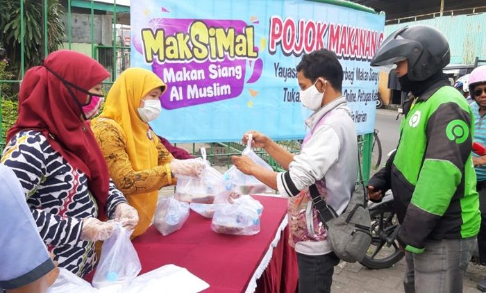 Peduli Dampak Corona, Yayasan Al Muslim Sidoarjo Siapkan 100 Makan Siang Gratis