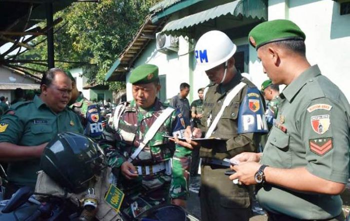 Ratusan Kendaraan Dinas dan Pribadi Anggota Kodim 0803/Madiun Disidak Denpom V/1 Madiun Ratusan Kendaraan Dinas dan Pribadi Anggota Kodim 0803/Madiun Disidak Denpom V/1 Madiun