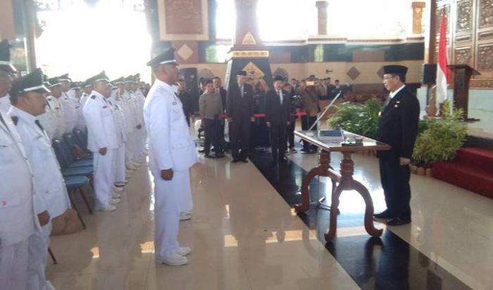 Lantik 273 Kades, Bupati Tuban Tekankan Pengentasan Kemiskinan Lantik 273 Kades, Bupati Tuban Tekankan Pengentasan Kemiskinan