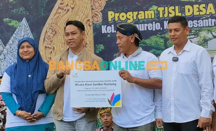 PLN Serahkan Bantuan Program TJSL ke Kampung Wisata Sumber Banteng PLN Serahkan Bantuan Program TJSL ke Kampung Wisata Sumber Banteng