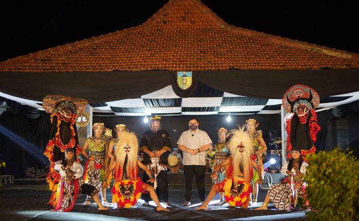 Bupati Kediri Hidupkan Seni Jaranan dari Mati Suri Akibat Pandemi Bupati Kediri Hidupkan Seni Jaranan dari Mati Suri Akibat Pandemi