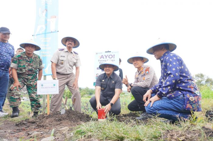 Sukseskan Gemapatas, BPN dan Pemkot Batu Pasang Tiga Patok di Bumiaji Sukseskan Gemapatas, BPN dan Pemkot Batu Pasang Tiga Patok di Bumiaji