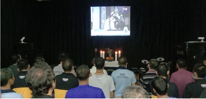 Peringatan Tri Hari Suci di Gereja Efesus Rutan I Surabaya, Berlangsung Haru Peringatan Tri Hari Suci di Gereja Efesus Rutan I Surabaya, Berlangsung Haru