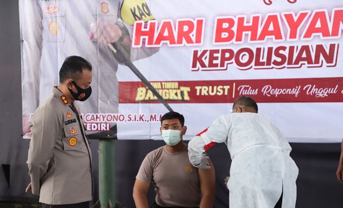 Sambut Hari Bhayangkara, Polres Kediri Gelar Vaksinasi bagi Anggota