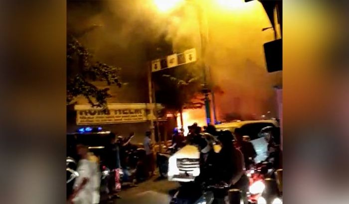 Ruko Jual Laptop di Depan Pom Bensin Asri Pamekasan Terbakar, Kerugian Capai Ratusan Juta