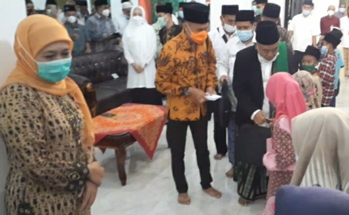 Gubernur Khofifah Sebut Program OPOP Bakal Jadi Pilar Kuat Penyangga Ekonomi Jatim Gubernur Khofifah Sebut Program OPOP Bakal Jadi Pilar Kuat Penyangga Ekonomi Jatim