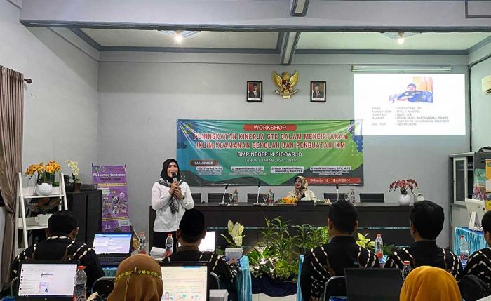 Polisi di Sidoarjo Edukasi Bahaya Kekerasan Anak pada Guru Sekolah Polisi di Sidoarjo Edukasi Bahaya Kekerasan Anak pada Guru Sekolah