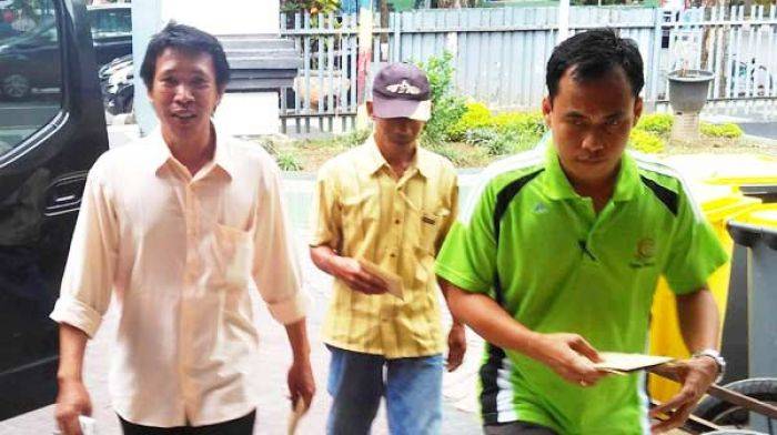 Sering Mangkir Panggilan Kejari, Dua Tersangka Bansos Sapi Sarirogo Akhirnya Dibui Sering Mangkir Panggilan Kejari, Dua Tersangka Bansos Sapi Sarirogo Akhirnya Dibui