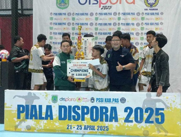 SMPN 1 Bangil Juara Futsal Piala Dispora Pasuruan, Ketua Panitia Apresiasi Seluruh Pemain SMPN 1 Bangil Juara Futsal Piala Dispora Pasuruan, Ketua Panitia Apresiasi Seluruh Pemain