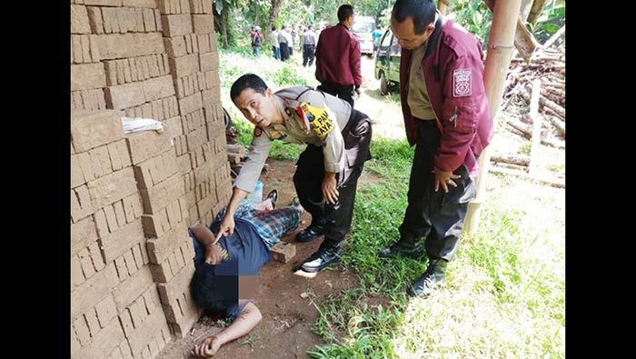Diduga Racuni Sapinya, Warga Kedungkandang Kota Malang Bacok Tetangga hingga Tewas Diduga Racuni Sapinya, Warga Kedungkandang Kota Malang Bacok Tetangga hingga Tewas
