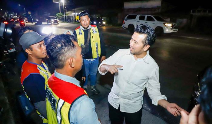 Respons Aduan Masyarakat, Emil Dardak Tinjau Kondisi Jalan Nasional dan Kesiapan JLU di Lamongan Respons Aduan Masyarakat, Emil Dardak Tinjau Kondisi Jalan Nasional dan Kesiapan JLU di Lamongan
