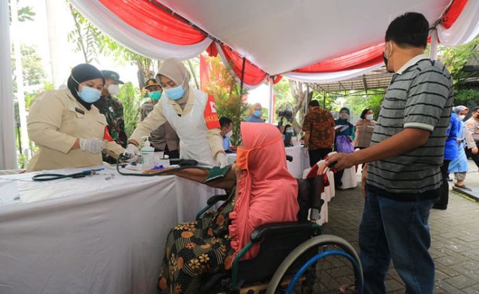 Vaksinasi Covid-19 di Surabaya Capai 788.313 Jiwa Vaksinasi Covid-19 di Surabaya Capai 788.313 Jiwa