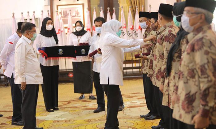 PMI Jatim 2020-2025 Resmi Dilantik, Gubernur Khofifah Ajak Antisipasi Bencana Hidrometeorologi PMI Jatim 2020-2025 Resmi Dilantik, Gubernur Khofifah Ajak Antisipasi Bencana Hidrometeorologi