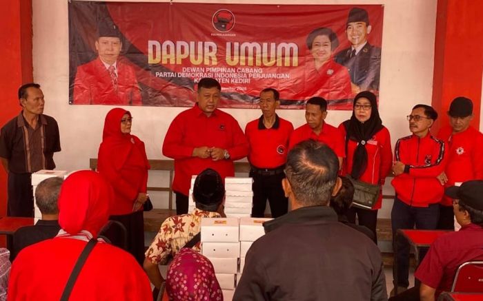 Jalankan Instruksi DPP, DPC PDIP Kabupaten Kediri Dirikan Dapur Umum