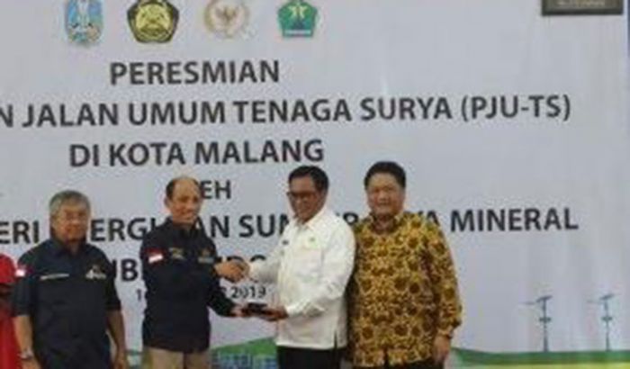 Kota Malang Dapat 150 PJU Tenaga Surya dari Kementerian ESDM