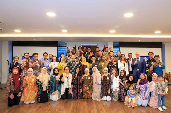 Gathering IKA Unair Chapter UK, Gubernur Khofifah: Kuatkan Jejaring Alumni dan Academic Achievements Gathering IKA Unair Chapter UK, Gubernur Khofifah: Kuatkan Jejaring Alumni dan Academic Achievements