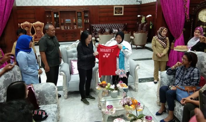Dukung Pemkot Surabaya Bangun Museum Olahraga, Legenda Bulutangkis Sumbang Raket dan Jersey Dukung Pemkot Surabaya Bangun Museum Olahraga, Legenda Bulutangkis Sumbang Raket dan Jersey