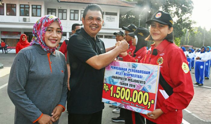 Jalan Sehat Peringatan HKN, Hari Pahlawan, dan HUT Korpri, Wabup Apresiasi Kinerja OPD Berprestasi