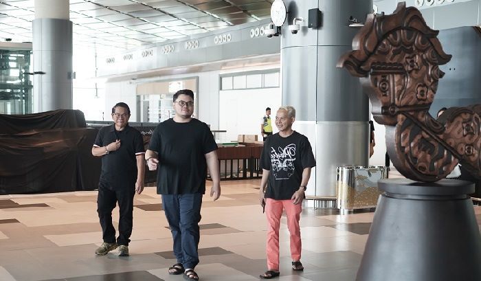 Bupati Kediri Dampingi Menseskab Tinjau Bandara Dhoho Bupati Kediri Dampingi Menseskab Tinjau Bandara Dhoho