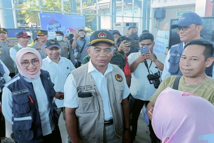 Menko PMK: Pelabuhan Bakauheni akan Dikhususkan untuk Kendaraan Roda Empat saat Arus Mudik Menko PMK: Pelabuhan Bakauheni akan Dikhususkan untuk Kendaraan Roda Empat saat Arus Mudik
