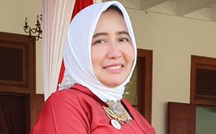49 Tahun Anik Maslachah, Perempuan Pertama yang Menjadi Pimpinan DPRD Jatim di Era Reformasi 49 Tahun Anik Maslachah, Perempuan Pertama yang Menjadi Pimpinan DPRD Jatim di Era Reformasi
