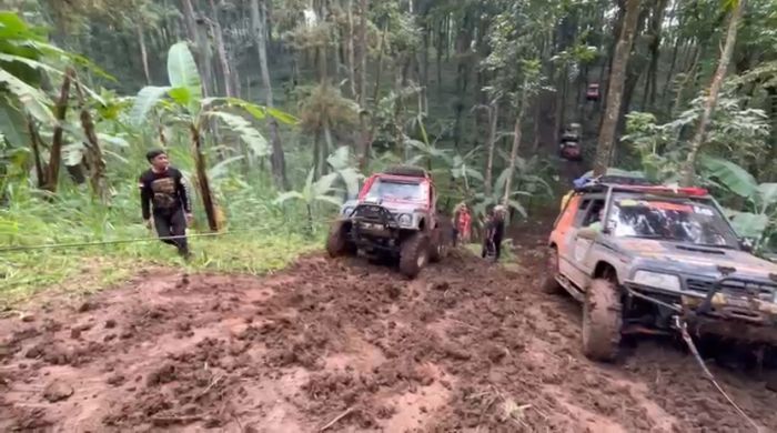 Meriahkan Milad ke-289 Ponpes Sidogiri Pasuruan, SOE 4 Diikuti 214 Offroader dari Berbagai Daerah