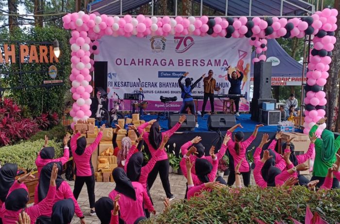 Bhayangkari Ngawi Gelar Olahraga Bersama di Air Terjun Suwono Indah Park Bhayangkari Ngawi Gelar Olahraga Bersama di Air Terjun Suwono Indah Park